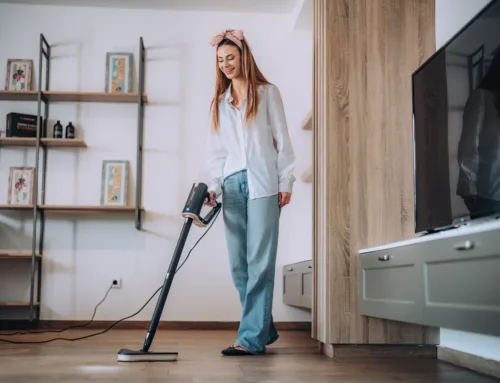 Radiatoren van binnenuit stofvrij maken met de blaas-methode